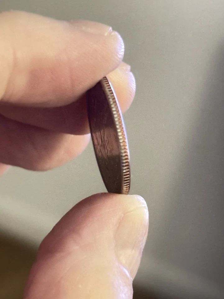 2003 P Quarter Of Helen Keller In A Mint Condition. Small Cud On The obverse rim - Image 3 of 4