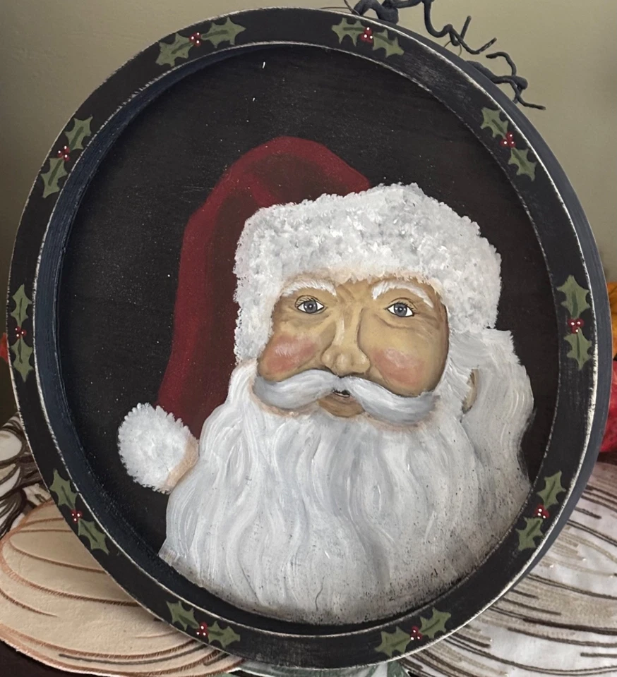 *~* HAND PAINTED SANTA * HOLLY & BERRIES * CHRISTMAS *~* 14" ROUND FRAMED BOARD - Image 3 of 4