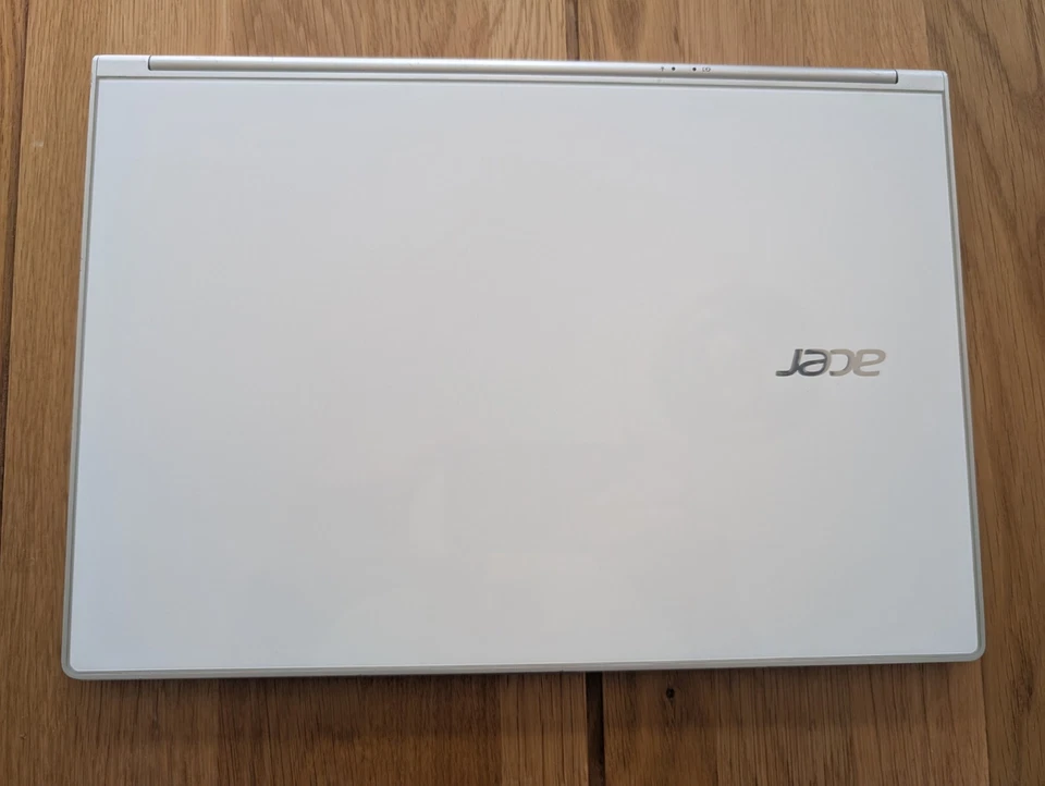 Acer Aspire S7 Touchscreen Ultrabook (inkl. Lederhülle) - Bild 2 von 4