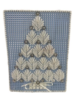 Vintage Christmas Tree Yarn Art Plastic Canvas 7 x 5  Table Stand Needlepoint 80