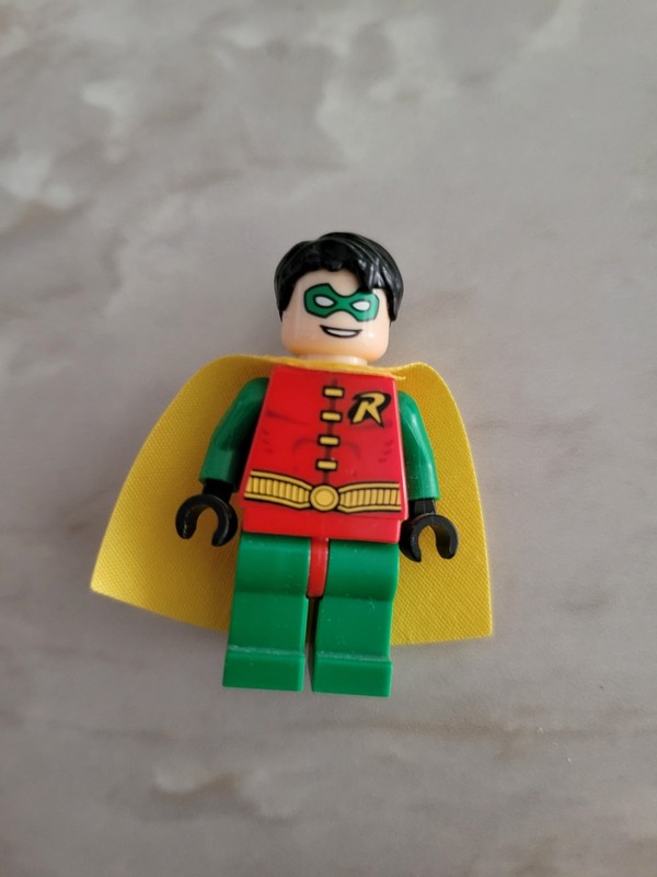 Lego Robin Minifigure 2008 Short Hair Perfect Condition