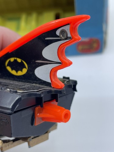 VINTAGE CORGI TOYS No 3 GIFT SET BATMOBILE and BATBOAT 1966 - Picture 10 of 20