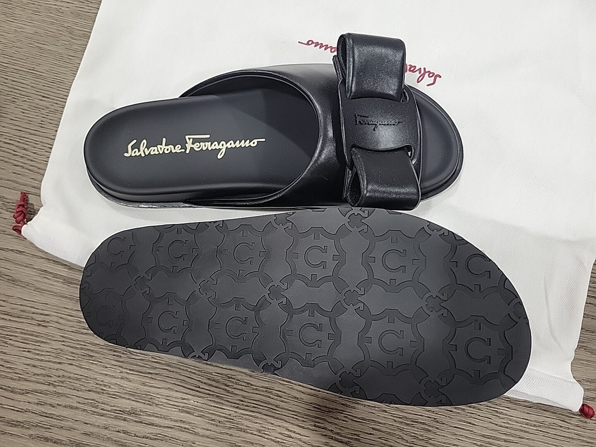 フェラガモ Ferragamo Vida Sandals Salvatore Ferragamo Black Leather Platform Sandals with Box
