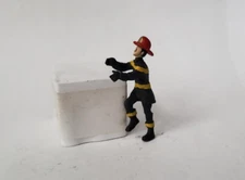 Arttista #1320 - Fireman Climbing - O Scale Figure - Model Trains - NEW