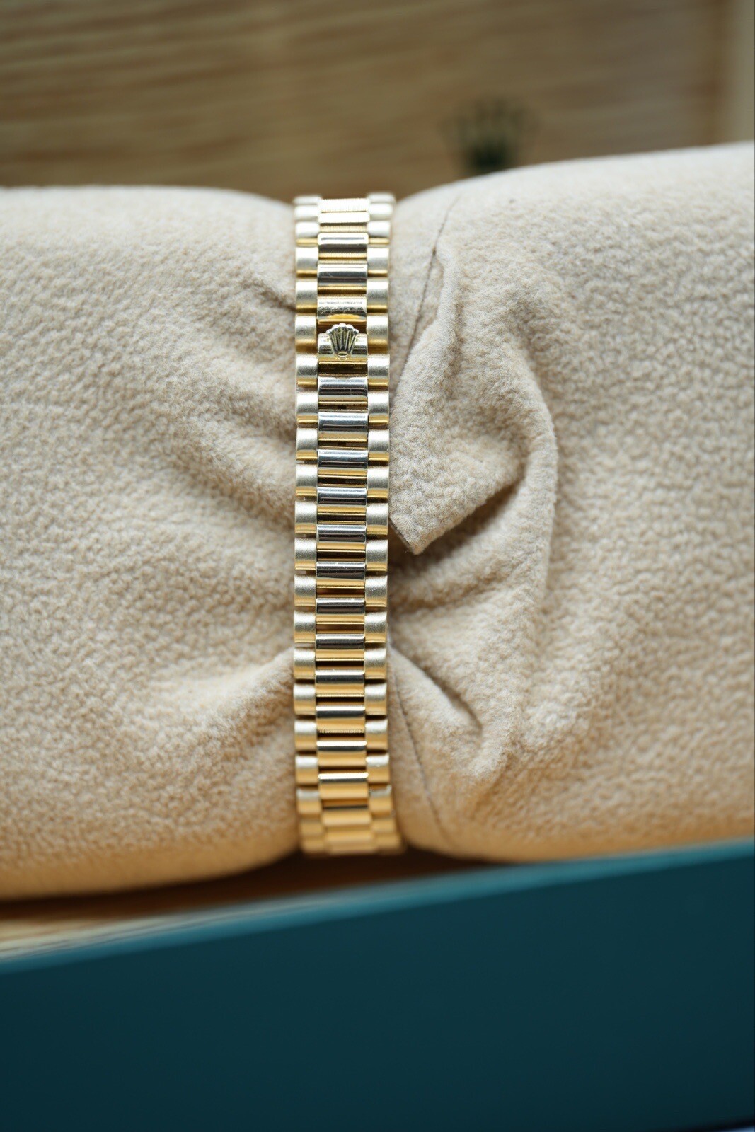 Ladies 18ct Yellow Gold Rolex Datejust 26 69178 Custom Olive Green Diamond Dial image 6