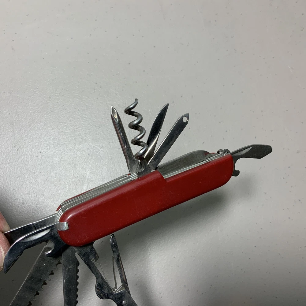 Multi-Tool Knives 2 Red Star-in-Q 15 Tools Pocket Screw File One Tool for Parts