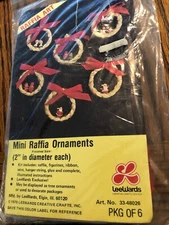 VINTAGE RARE LeeWards RAffia CHRISTMAS 6 Ornaments Craft Kit 33-48026
