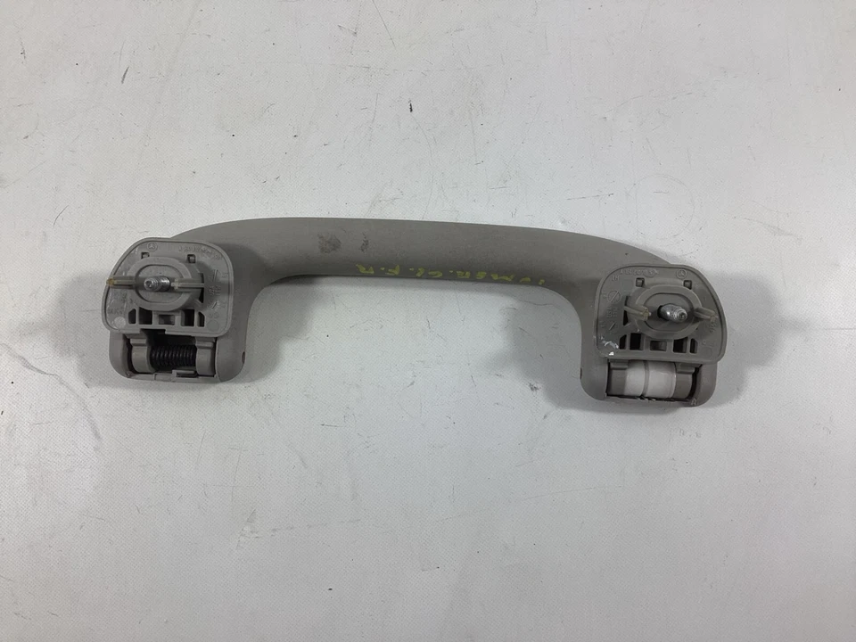 Mercedes-Benz GL550 ML450 R500 2008-2013 manija de agarre de techo delantero derecho OEM. Foto 4 de 4
