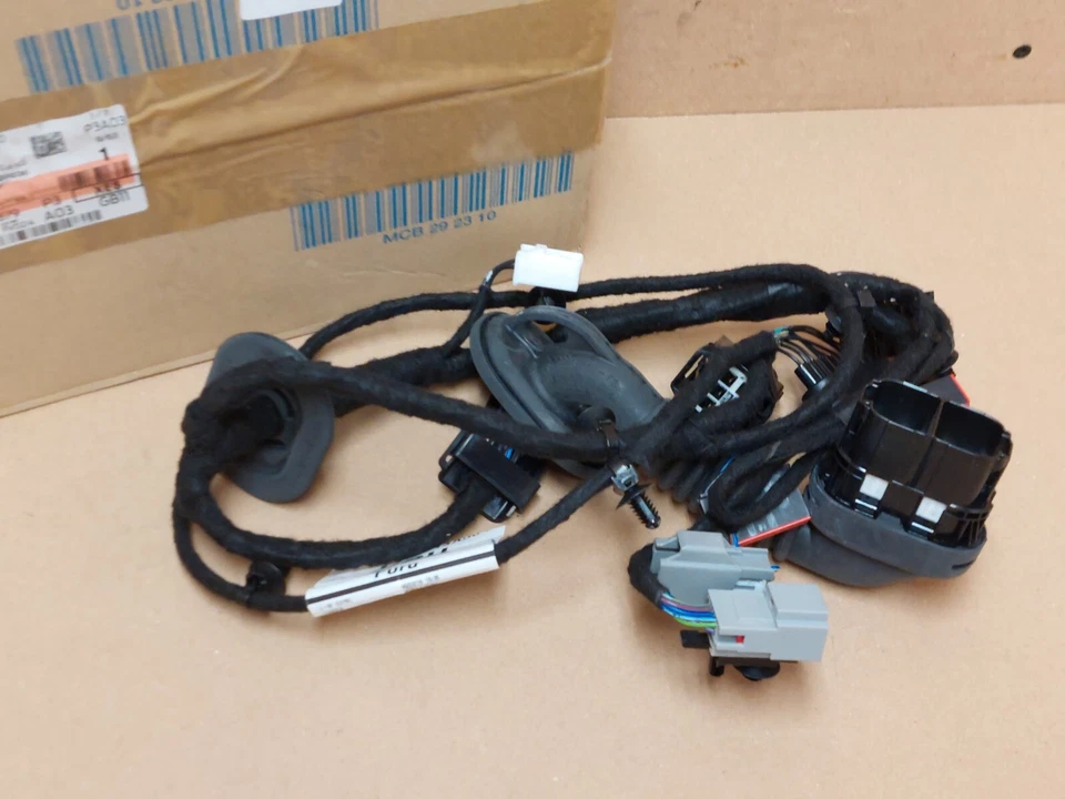Ford C-Max Grand C-Max Door Locking System Wiring 2010-2015 1777762 Genuine - Image 2 of 4