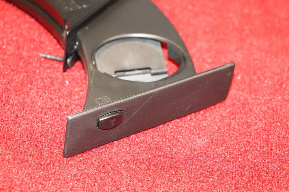 Portavasos delantero izquierdo del lado del conductor BMW E60 528 535 550 M5 7034132 FABRICANTE DE EQUIPOS ORIGINALES Foto 2 de 4