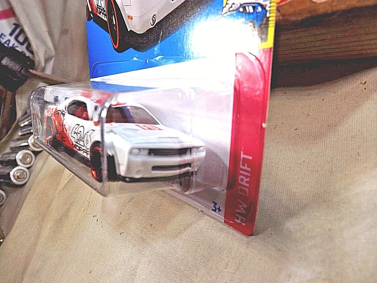 2022 Hot Wheels #207 HW Drift 3/5 DODGE CHALLENGER DRIFT CAR White w/Black  MC5Sp