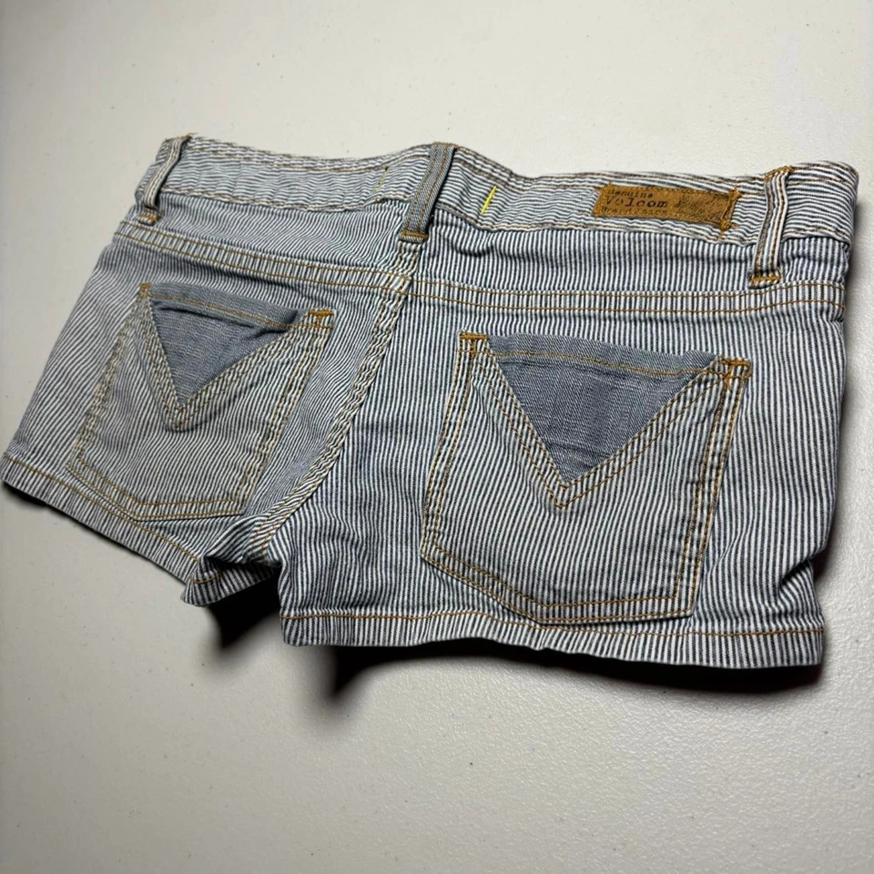 Mini pantalones cortos de mezclilla a rayas azul marino y blanco Volcom tiro bajo Y2K Foto 4 de 4