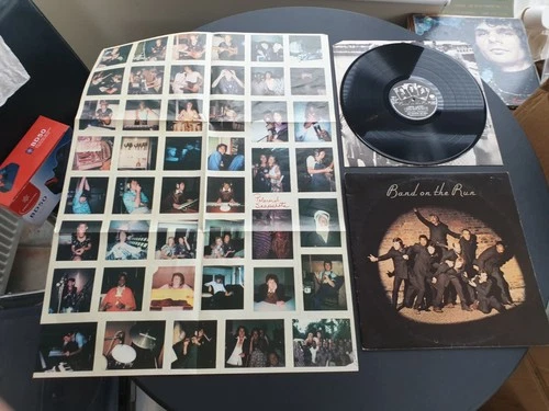 PAUL McCARTNEY AND WINGS BAND ON THE RUN 1973 UK 12" VINYL RECORD + POSTER
