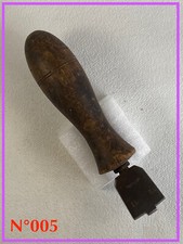 N°005 OUTIL fer ancien de CORDONNIER Bourrelier Sellier Tapissier métier du Cuir