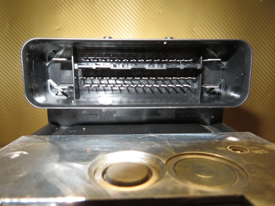 Bomba de freno antibloqueo 10-14 Mercedes S550 OEM A2219014700 módulo ABS W221 CL550 Foto 3 de 4