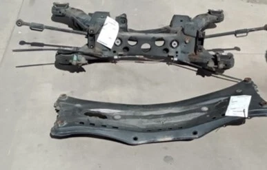 Ford Mustang 2014 suspensión delantera travesaño 157 k millas fabricante de equipos originales Foto 2 de 4