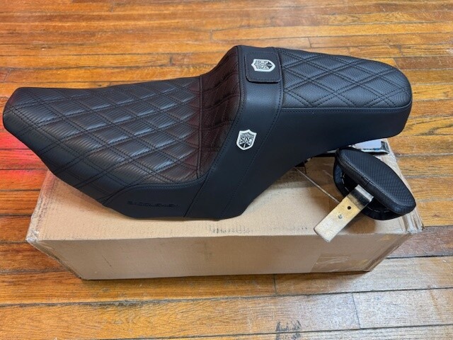 Saddlemen Proシリーズ SDC Saddlemen Pro Series SDC Performance Gripper Seat For Harley