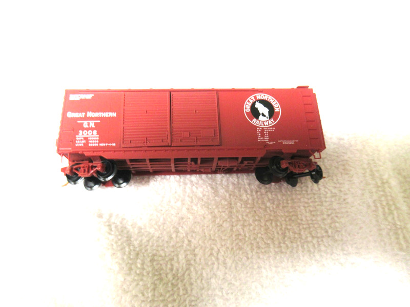N SCALE GREAT NORTHERN GN 3006 MICRO TRAINS BOX CAR