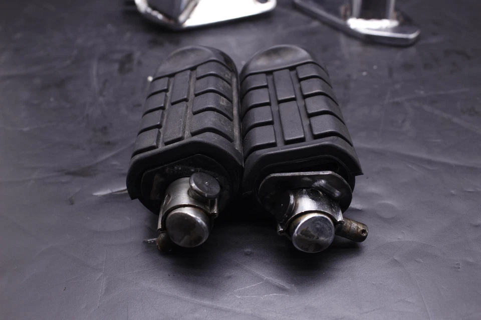 89 Honda Shadow 1100 Vt1100c Oem Front Foot Rests Pegs Steps Set Pair R9.BX24 Foto 4 de 4