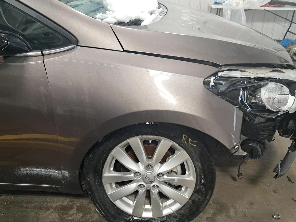Conjunto de puerta delantera izquierda usado se adapta a: Kia Forte 2014 eléctrico Htbk sin automático Foto 3 de 4