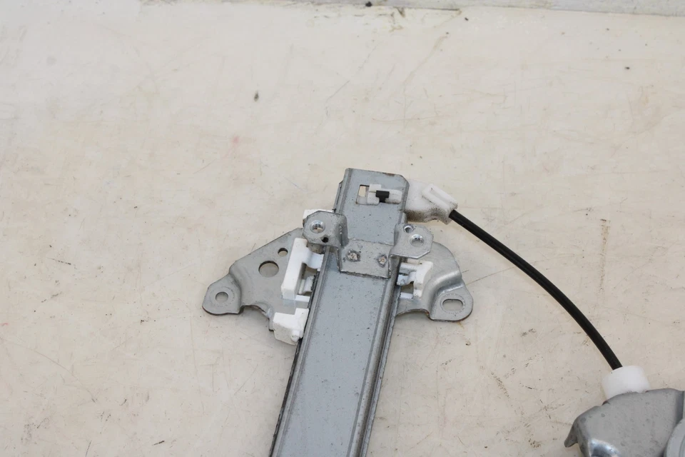 Regulador de ventana delantera derecha Nissan Juke 2011-2017 OEM LS27 Foto 3 de 4