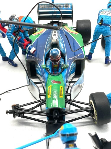 1:18 Schumacher Benetton B194 Pit Stop Diorama Umbau - Bild 10 von 21