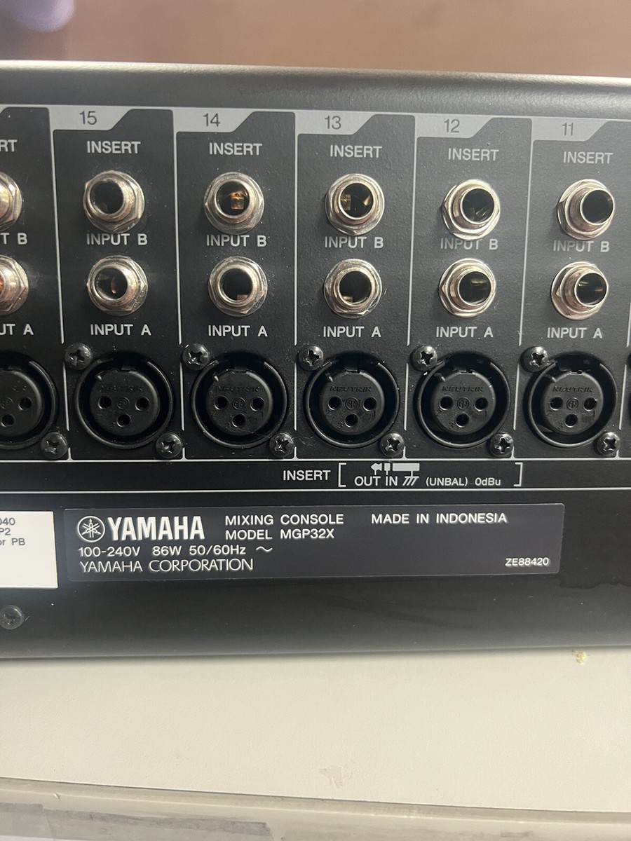 Black Yamaha MGP32x Mixing Console with Effects + Snake (32