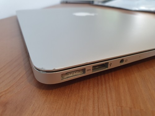 Apple MacBook Air 2015, 13inch, 1.6GHz i5, 128GB/8GB RAM - WARRANTY, Fair Cond. - Picture 7 of 11