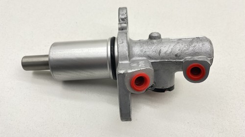 CILINDRO MAESTRO DE FRENO AUDI A6 RS4 RS6 S4 S6 OEM #4B3611021 - Imagen 4 de 4