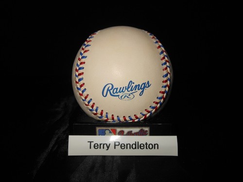 TERRY PENDLETON SIGNED 2002 OPENING DAY FLAG BALL RAWLINGS OLMB - BRAVES - RARE! - Picture 5 of 6