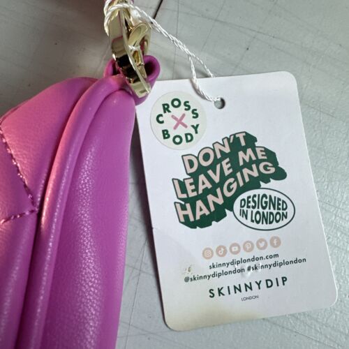 Bolso Bandolera SKINNYDIP LONDON Miya Rosa Tachonado - Imagen 3 de 13