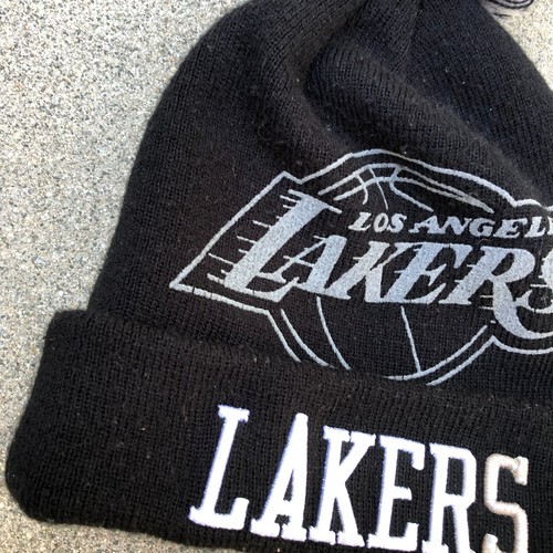 NEW ERA Los Angeles Lakers Pom Beanie Hat Hardwood Classics Cap Black Cuffed - Picture 2 of 7