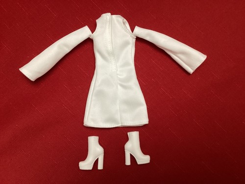 BARBIE #6 LOOKS DOLL WHITE OUTFIT OPEN SHOULDER DRESS BOOTS COMPLETE - Picture 2 of 7