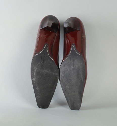 Salvatore Ferragamo :: 6,5 : Tacchi a spillo in pelle stampata coccodrillo marrone - Foto 8 di 10