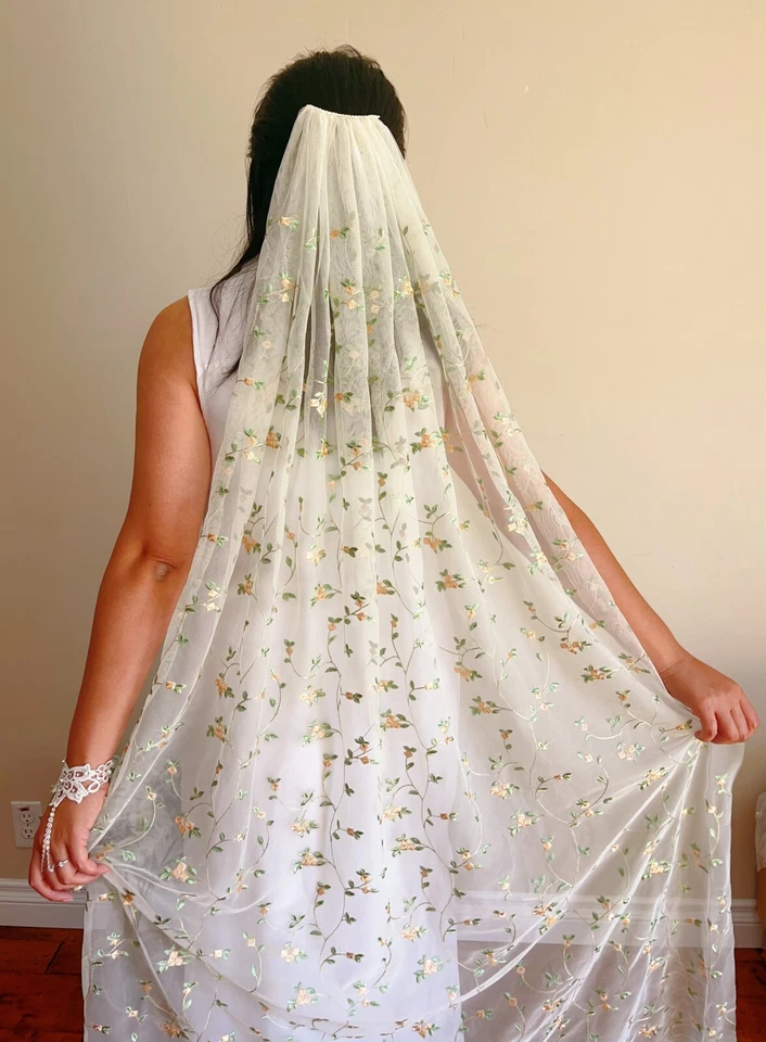 Velo Flor Silvestre Estilo Más Largo, Bordado Color Beige Velo Flores Florales Boda Foto 2 de 4