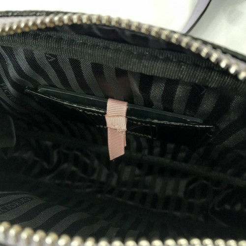 Victoria Secret Faux Leather Lilac V-Quilt Small Crossbody Bag Top Zip - Picture 9 of 9