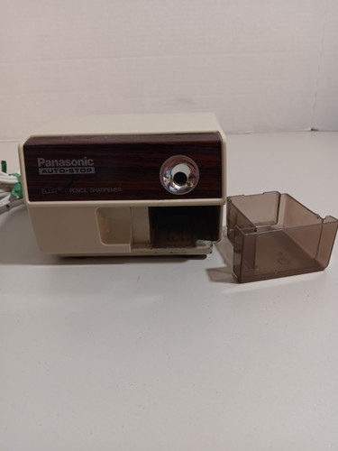 Panasonic KP-110 Auto Stop Electric Pencil Sharpener - Tested - Picture 5 of 6