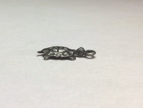 Dije de tortuga de peltre poco más de 5/8 pulgadas x 5/8 pulgadas - Imagen 6 de 11