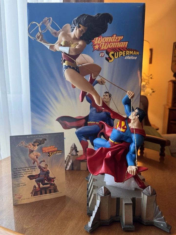 2007 DC Direct WONDER WOMAN VS SUPERMAN Statue #556/2000 - Image 2 of 4