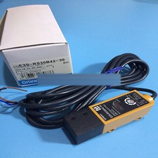 1pc New in box Omron E3S-RS30B42-30 Photoelectric Switch FREE SHIPPING#XR