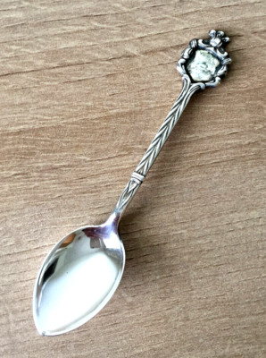 EIN 4,5'' LANGER, 13g, VERSILBERTER PRINCE OF WALES FEDERN GEFIEDERTER TEELÖFFEL