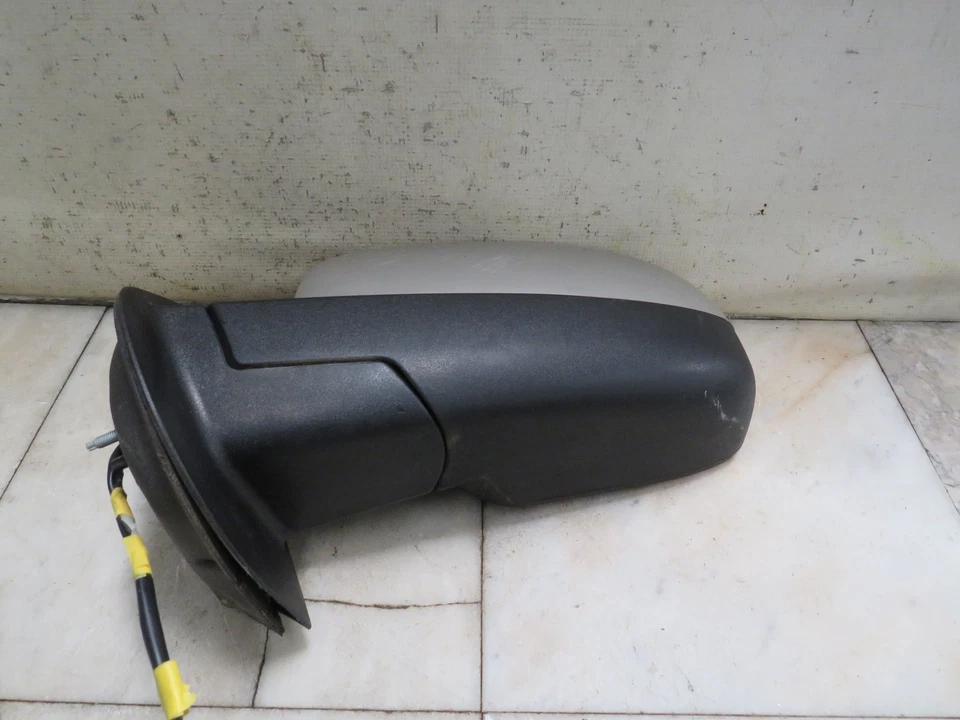 GMC Yukon 2012 espejo retrovisor lateral izquierdo sin intermitente plateado Foto 3 de 3