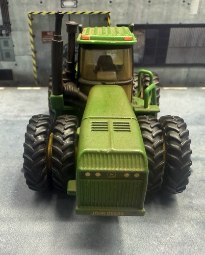 1/64 ERTL John Deere 8760 4WD Tractor Dusty CHASE - Picture 3 of 4