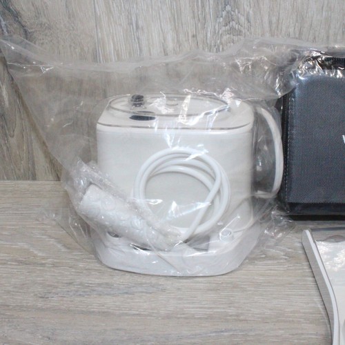 Waterpik Nano WP-305 Water Flosser + Tips & Travel Case New Without Box - Picture 2 of 6