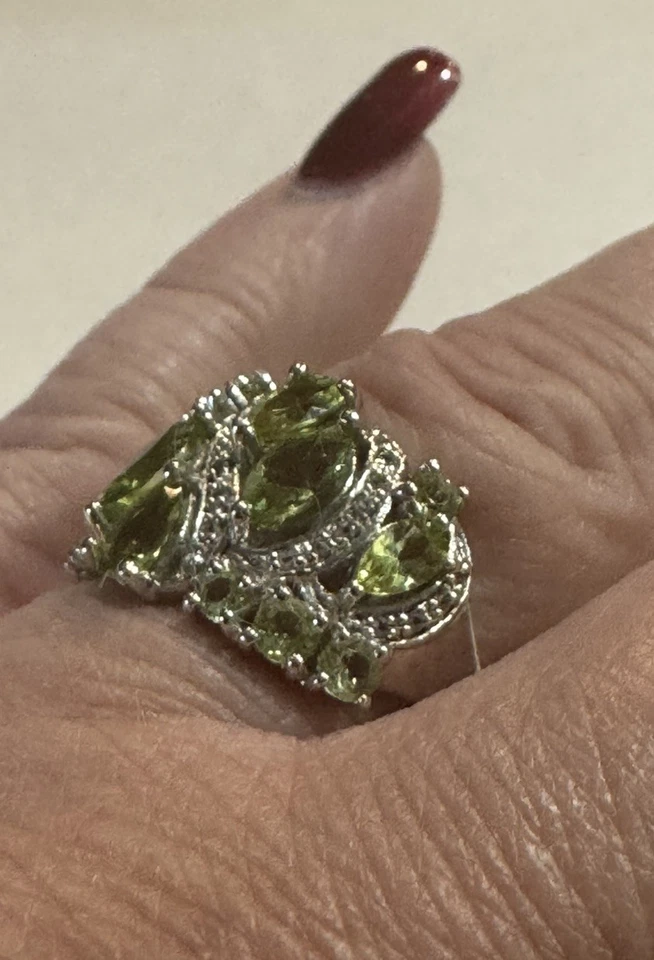 Impresionantes zafiros verdes claros chapados en rodio talla 9 Foto 4 de 4