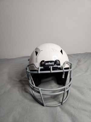 Schutt Vengeance A-11 Football Helmet Youth Size Medium White Gel Padded EUC