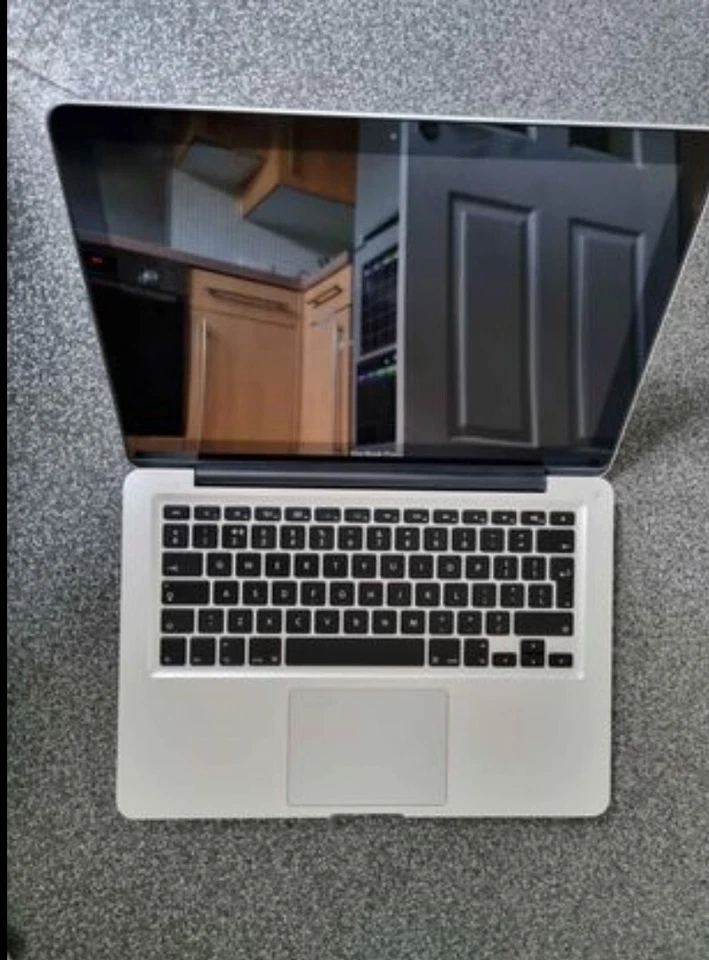 Apple MacBook Pro 13" · i5 4th gen 2.5 GHz · 8GB · 500GB, photo 2 of 5