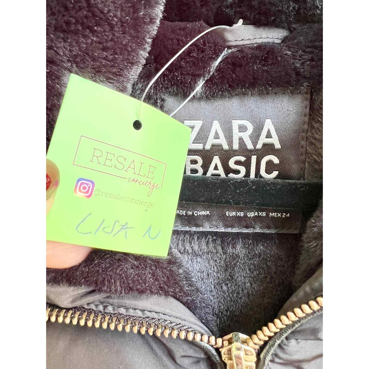 NWOT Zara Faux Fur Detachable Hooded Zip Up Puffer Jacket NWOT Zara Faux Fur Detachable Hooded Zip Up Puffer Jacket