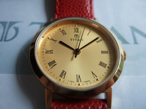Women's Titan Classic Gold Plated SPORT 839YAB Watch! Gold Dial! RED Strap! - Picture 5 of 12