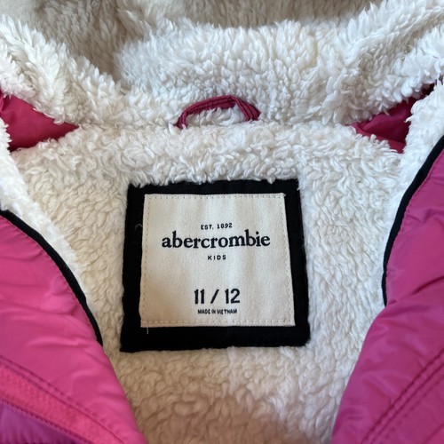Abercrombie Kids Barbie Pink Puffer Vest Jacket Sherpa Lined Hooded Size 11/12 - Picture 4 of 6